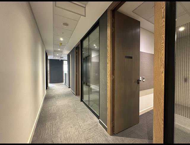 1,097M² OFFICE TO LET IN SANDTON CENTRAL